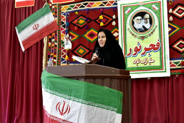 نواخته شدن زنگ انقلاب در مدرسه استثنایی لاله یاسوج