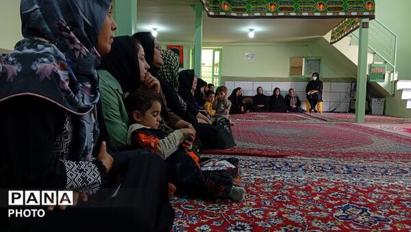جلسه انجمن اولیا در روستای کمک سفلی