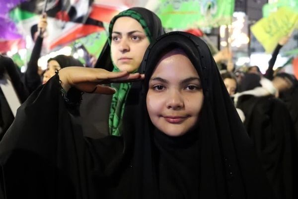 خدای او با ماست
