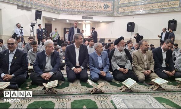 آغاز سال تحصیلی با عطر نیایش؛ طنین زنگ نماز در دبیرستان رازی منطقه ۳