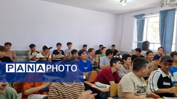 تقدیر از معلمان دبیرستان نمونه دولتی پژوهش آشخانه