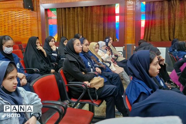 تبیین اهمیت رسانه در تربیت