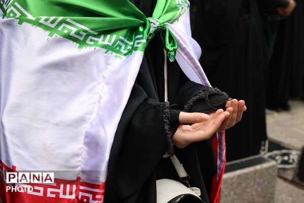 وداع با پیکر مطهر شهید فرشاد بنام در گلزار شهدا نیشابور 