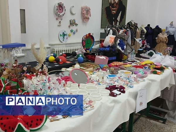 توزیع بسته‌های معیشتی به دانش‌آموزان مدارس ناحیه یک تبریز