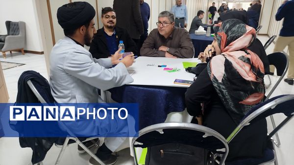 راه‌یافتن ۲۹‌معلم به مرحله نیمه‌نهایی دومین دوره جایزه‌معلم