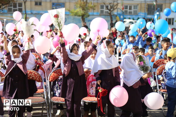 آیین استانی جشن شکوفه ها در دبستان حافظ ناحیه یک اردبیل 