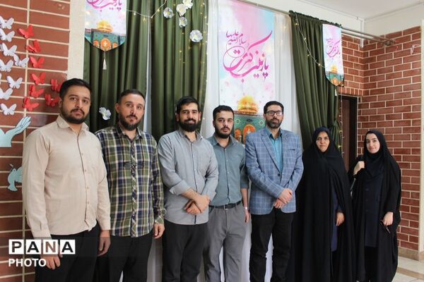 جشن ولادت حضرت زینب(س) و روز پرستار در دبستان شهید حسین غفاری