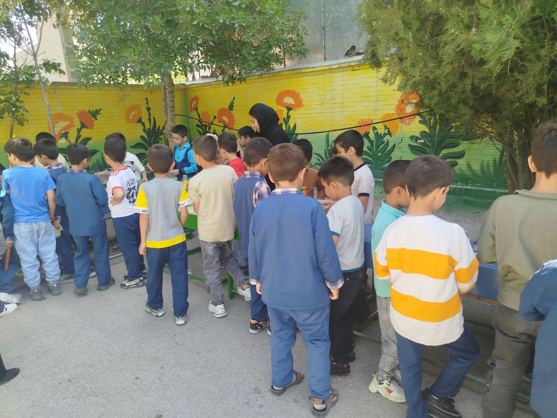 برگزاری بازارچه درون مدرسه‌ای در دبستان مبین شیروان