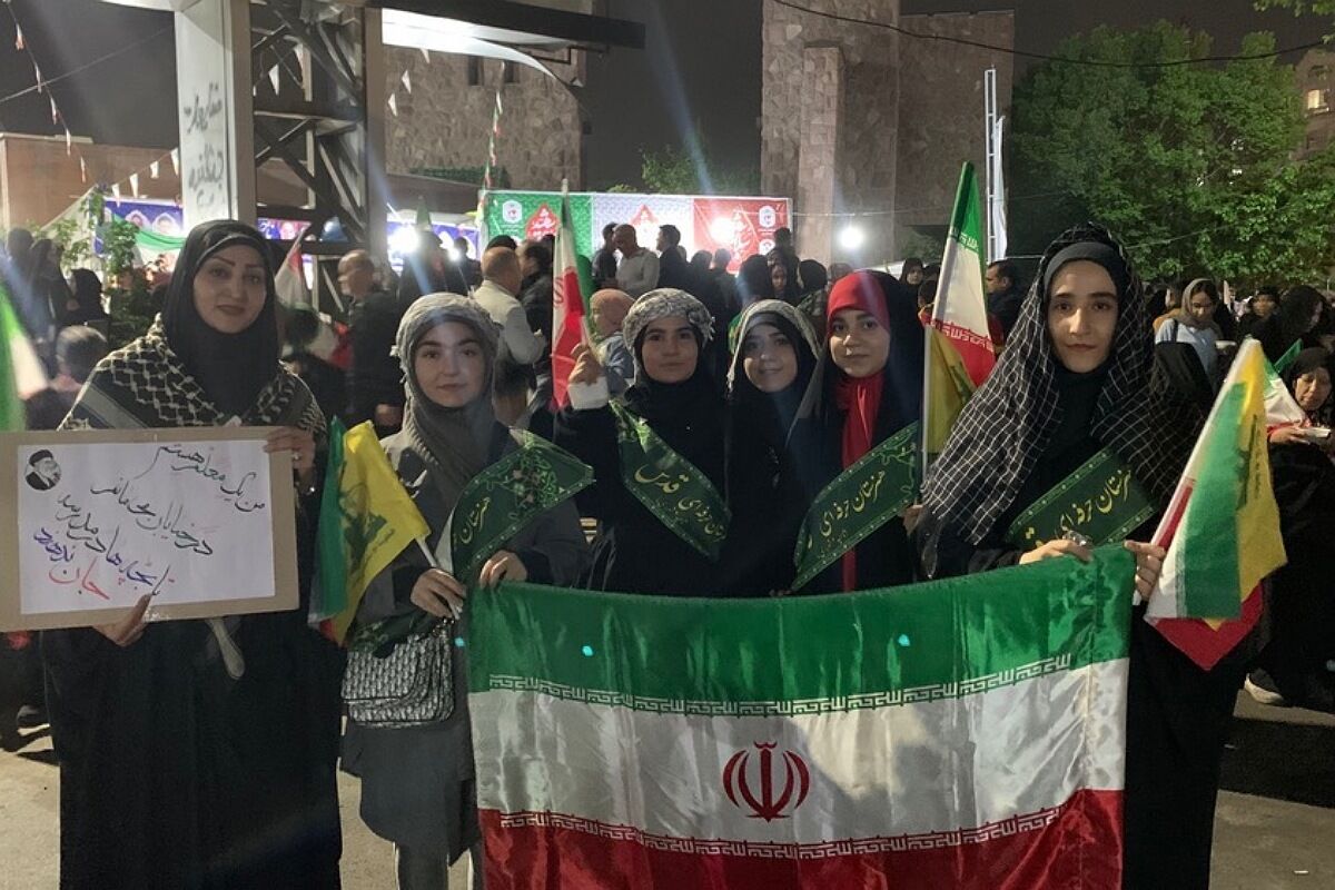 اجتماع و رزمایش دختران جان فدای ایران در میدان نماز شهرری 