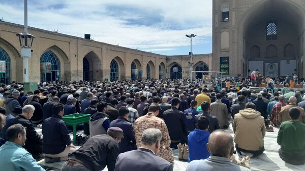 نماز جمعه در آخرین جمعه ماه رمضان در نیشابور 