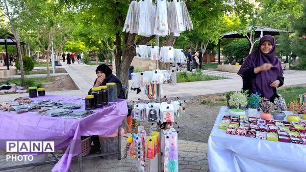 نمایشگاه تخصصی محصولات ارگانیک و صنایع دستی در بوستان لاله شهر کهک