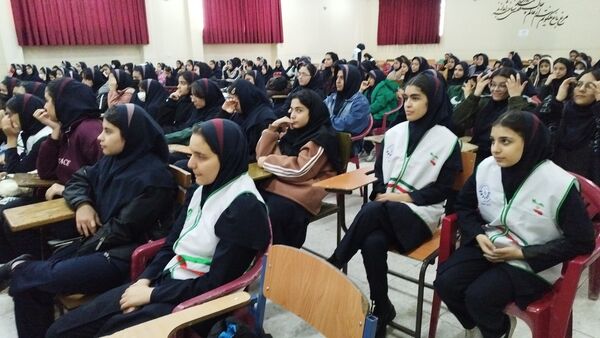 برگزاری هفته ماها در دبیرستان علامه جعفری ناحیه ۳