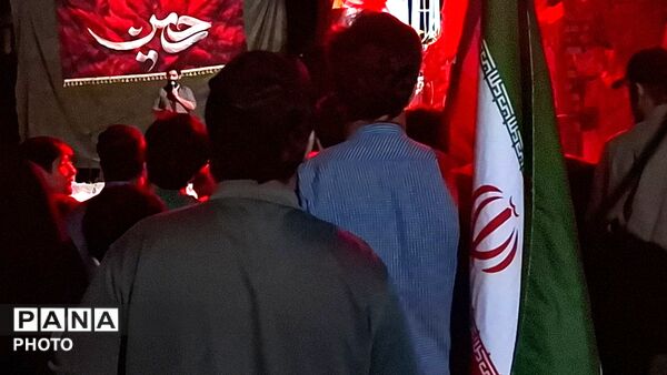 خیابان ایثار در سوگ سردار داود عسگری و خانواده‌ شهیدشان