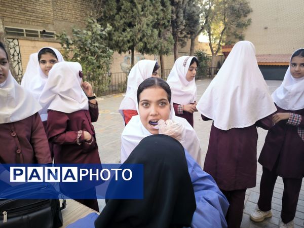 وارنیش فلوراید در دبستان شطیطه2