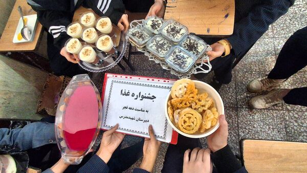 جشنواره غذا دهه فجر در مدرسه مدرس تبریز 