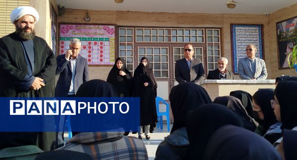 بازدید نماینده مجلس شورای اسلامی منطقه ترشیز از دبیرستان حضرت معصومه (س) شهرستان خلیل‌آباد