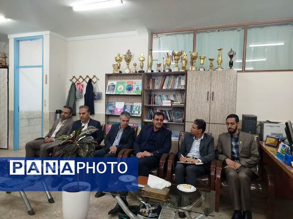 بازدید معاون فعالیت‌های تشکیلاتی سازمان دانش‌آموزی از مدارس تمام تشکیلاتی مدارس خدابنده