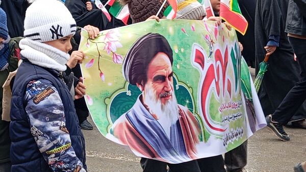حاشیه نگاری حضور مردم شهر بن در راهپیمایی ۲۲ بهمن ۱۴۰۴