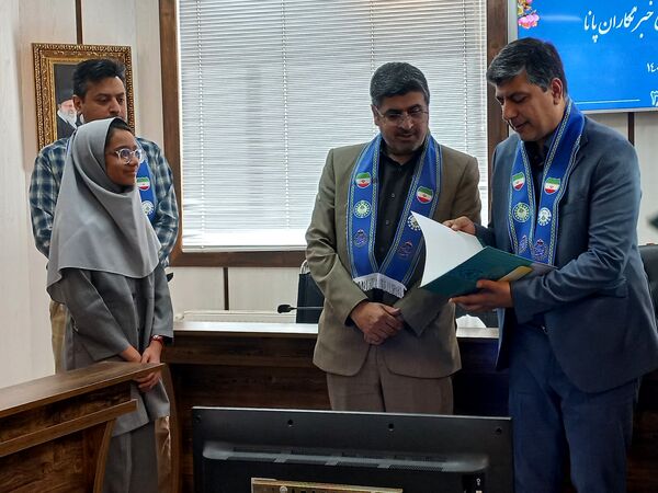 نشست صمیمی دانش‌آموز خبرنگاران پانا ناحیه 3 مشهد با مدیر سازمان دانش آموزی خراسان رضوی