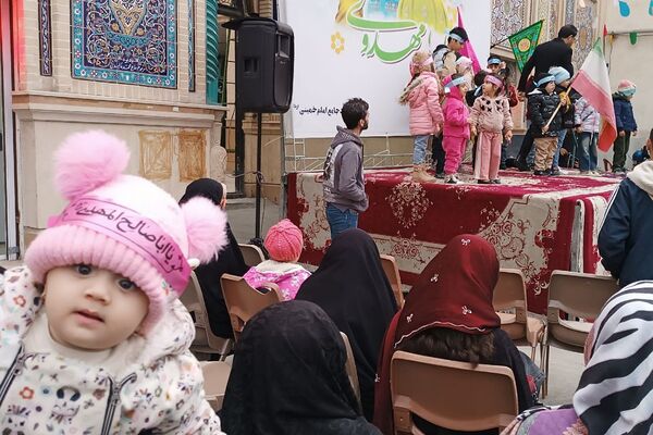 پیشوا غرق در نور نیمه شعبان