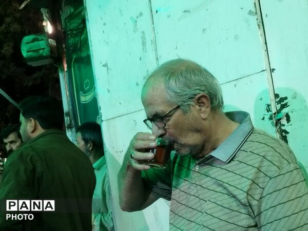جایی که بوی چای با عطر محبت مخلوط شده است