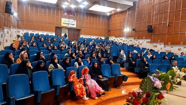 اختتامیه استانی چهل‌وسومین جشنواره فرهنگی و هنری «فردا» در کانون شهید فهمیده کرج