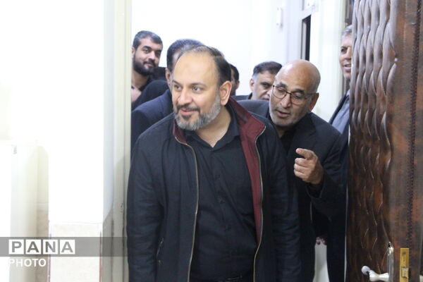 حضور معاون پرورشی و فرهنگی وزارت آموزش و پرورش در میدان تاریخی امیرچقماق یزد