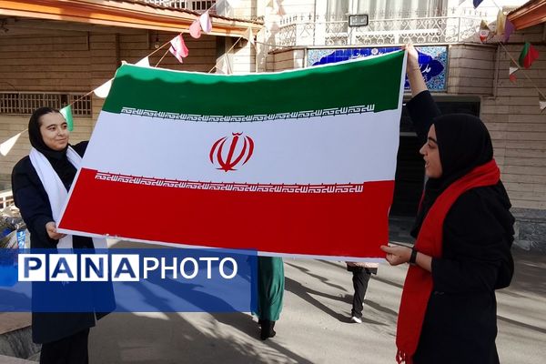  جشن ۲۲ بهمن در دبیرستان حضرت زینب(س) شهرری