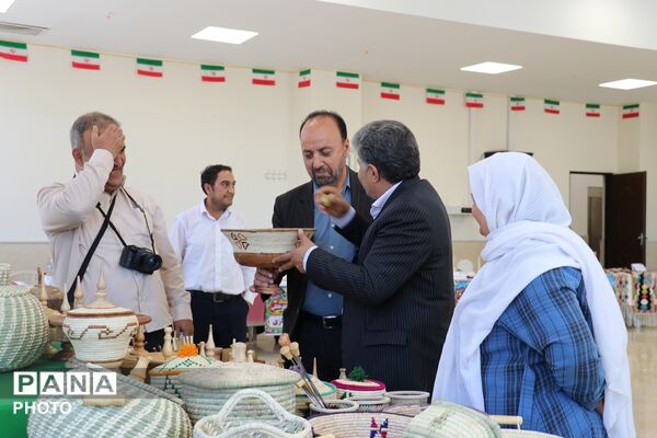نخستین نمایشگاه تولیدات مشاغل خانگی در سرای محله نسیم شهر