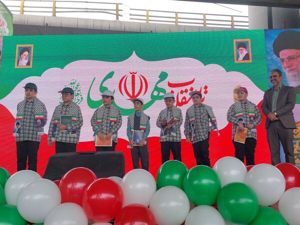 حضور حماسی منطقه ۵ در راهپیمایی ۲۲ بهمن