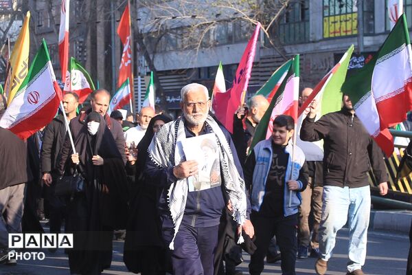 بیعت مردم تهران با سومین رهبر انقلاب