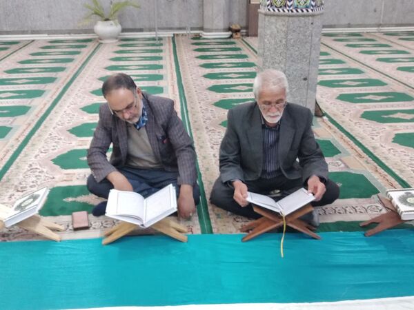 محفل جزء‌خوانی قرآن‌کریم در مسجد جامع ماهان
