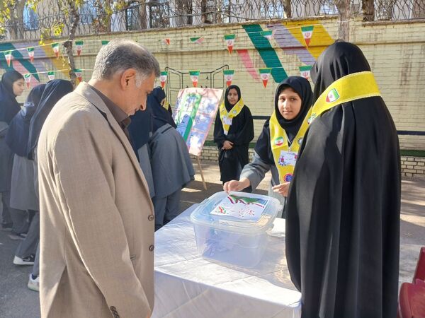 انتخابات شورای دانش‌آموزی در دبیرستان استقلال ناحیه ۶ مشهد