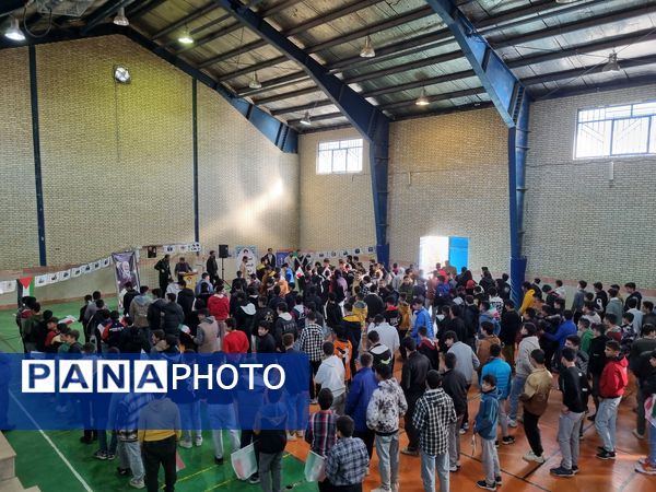 صبحگاه مشترک بسیج دانش‌آموزی و دانش‌آموزان دبیرستان نمونه دولتی پژوهش