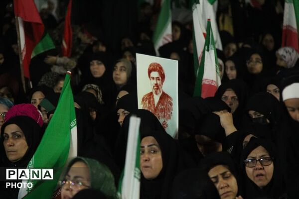 یادبود شهیده دانش آموز تیارا صادقی در پایگاه انقلاب یزد