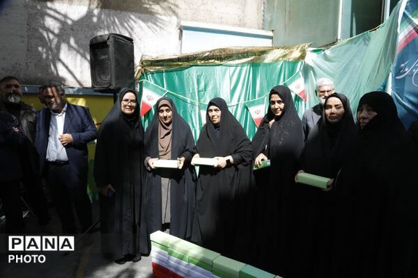 خشت‌گذاری دبستان نوید تهران