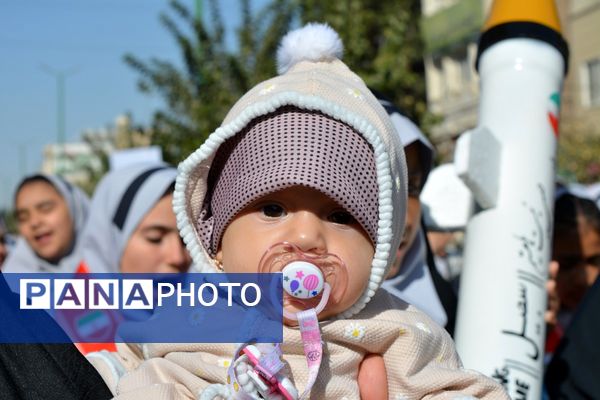 تجلی اقتدار مردم بهارستان در راهپیمایی ۱۳ آبان
