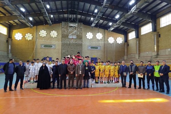 حضور دانش‌آموزان ابتدایی ناحیه دو شهرری در مسابقات فوتسال