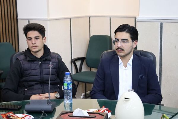 دیدار جمعی از تشکل‌های دانش‌آموزی یزد با مدیرکل آموزش‌ و پرورش