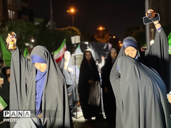 اجرای برنامه روز ملی خلیج فارس توسط دختران انجمن اسلامی