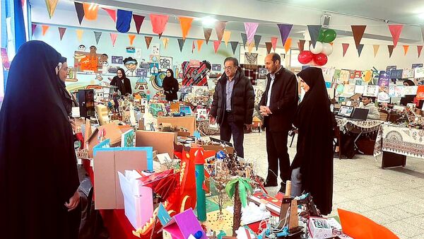 خلاقیت هنری و فرهنگی دبستان شهید فکوری در «هفته ماها»