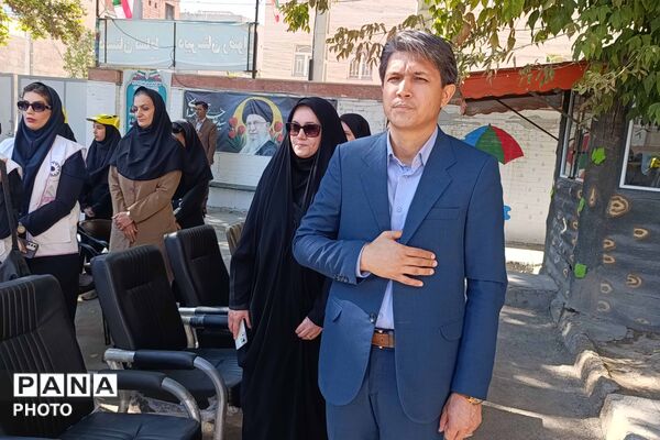 آیین گرامیداشت هفته بهداشت روان و تقدیر از همیاران مشاور در دبیرستان دخترانه رضوان برگزار شد
