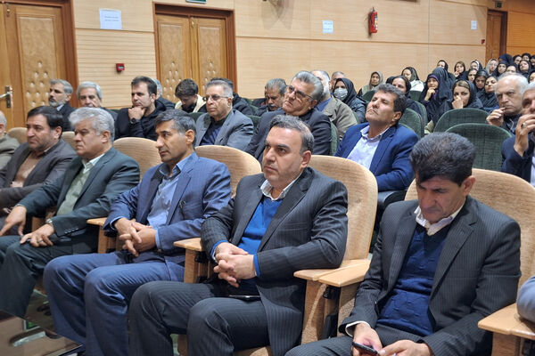 آیین تقدیر از انجمن‌های اولیا و مربیان برتر و تبیین فرآیند انتخابات شورای انجمن اولیا و مربیان ناحیه یک شیراز 
