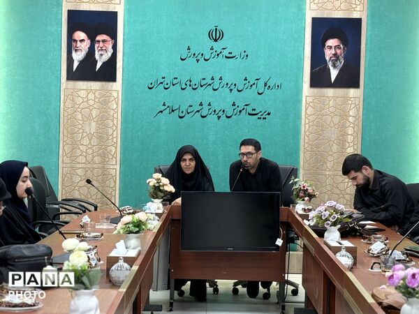 نشست هماهنگی مراسم استانی «احلی من العسل» در اسلامشهر