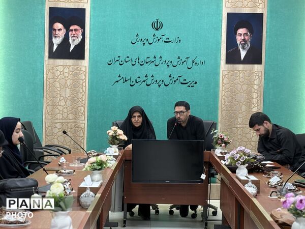 نشست هماهنگی مراسم استانی «احلی من العسل» در اسلامشهر