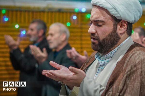 برپایی سفره افطاری در مسجد علی ابن ابیطالب نسیم‌شهر