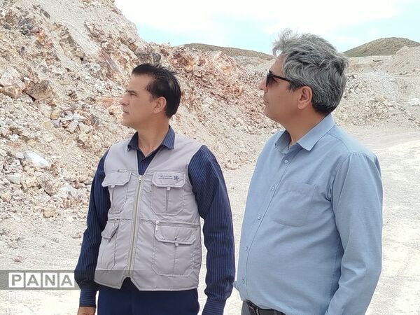 بازدید فرماندار کاشمر از معدن کائولن 