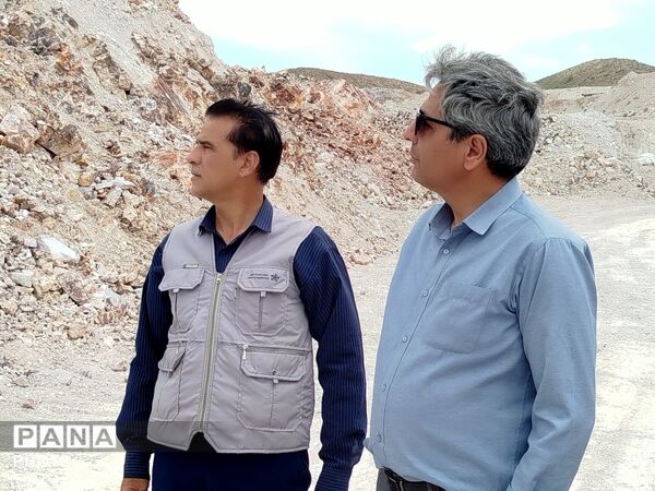 بازدید فرماندار کاشمر از معدن کائولن 