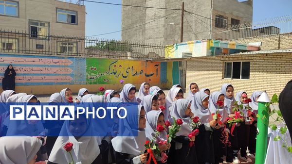 مراسم جشن شکوفه‌‎ها در دبستان شاهد حاج تقی آقا بزرگ مشهد 