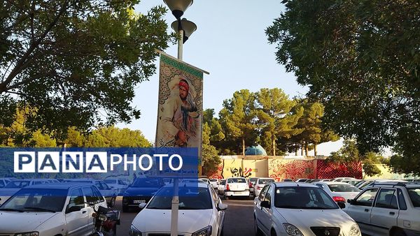 غبارروبی مزار شهدا توسط مسئولین شهرستان نیشابور انجام شد 